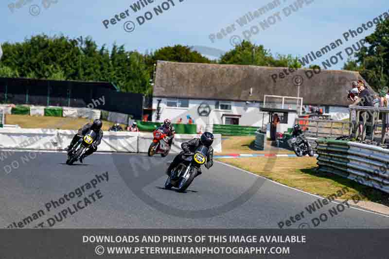 Vintage motorcycle club;eventdigitalimages;mallory park;mallory park trackday photographs;no limits trackdays;peter wileman photography;trackday digital images;trackday photos;vmcc festival 1000 bikes photographs